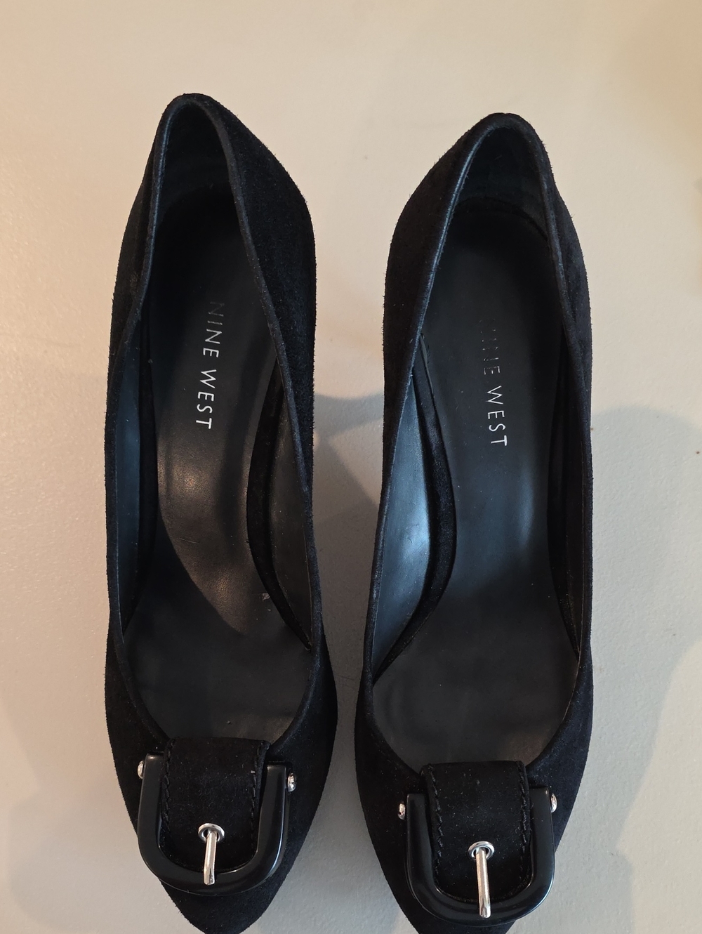 Nine West Size 7.5 Suede Shoes W Buckle.